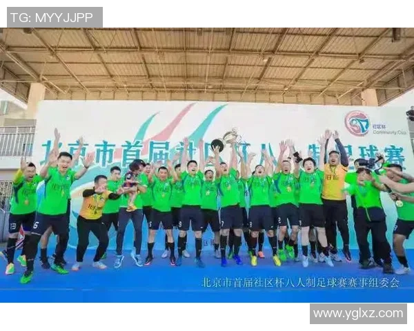 洛扎足球球星拼搏历程展现绿色赛场激情与梦想追逐之路