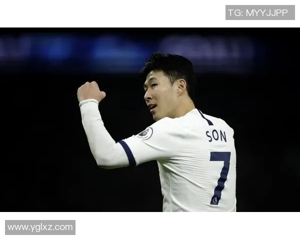 穿77号球衣的足球明星是谁他在场上的表现与成就分析