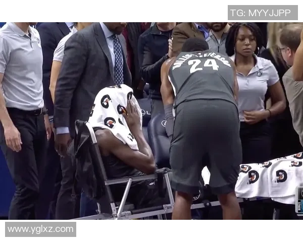 足球巨星赛场突遭重伤惊险瞬间令人揪心断腿画面曝光 足球巨星赛场突遭重伤惊险瞬间令人揪心断腿画面曝光