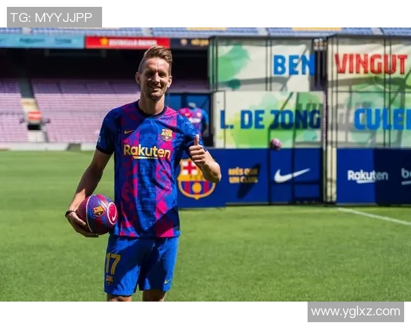 足球明星变胖新形象惊艳亮相 颠覆传统球场形象引发热议 足球明星变胖新形象惊艳亮相 颠覆传统球场形象引发热议