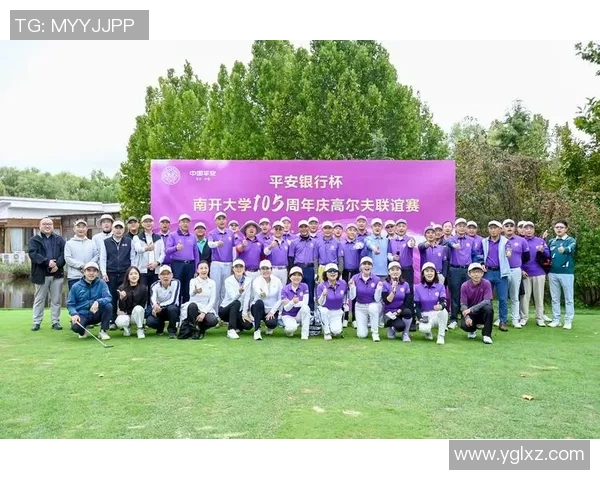 绿茵情深足球巨星与恩师携手共谱荣耀岁月