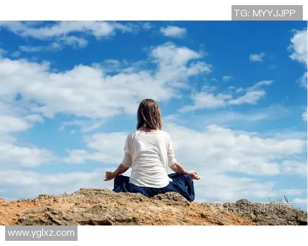 足球巨星们的休闲时光:摇椅上的片刻宁静与沉思